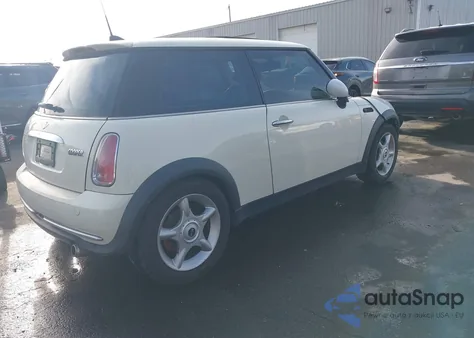 2005 Mini Cooper z USA, uszkodzony, nr VIN WMWRC33415TC58743